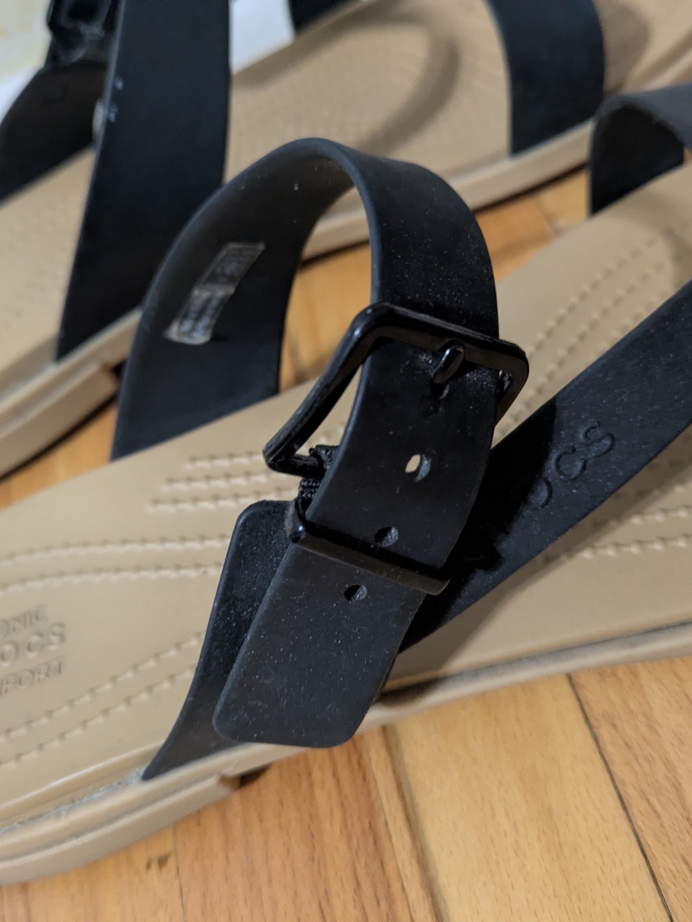 Women's Croc Sandal's - Picture 2 of 3